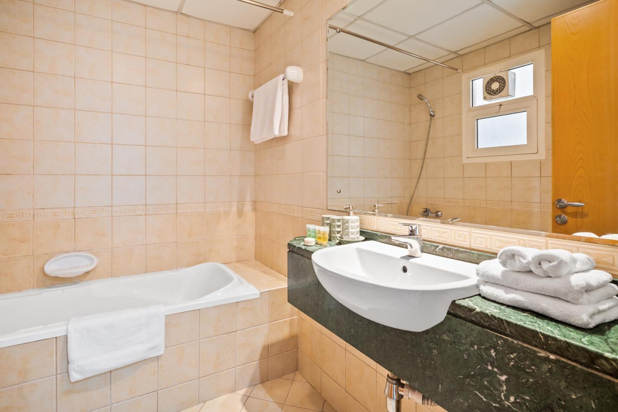 Cozy 1 Bedroom In Axis 2 Dso Dubai