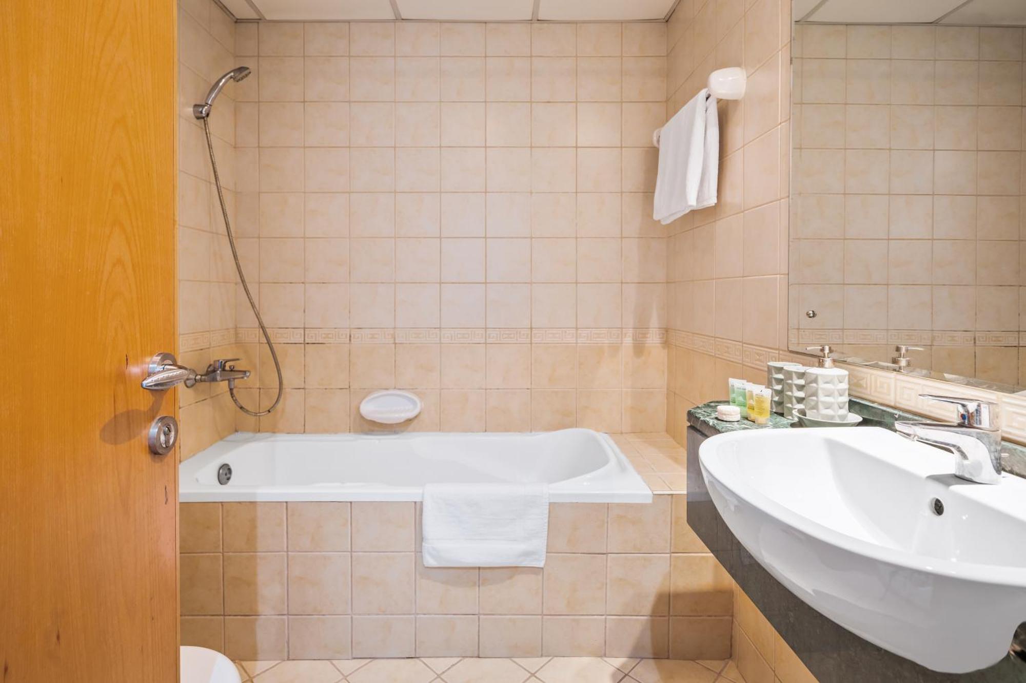 Cozy 1 Bedroom In Axis 2 Dso * Dubai