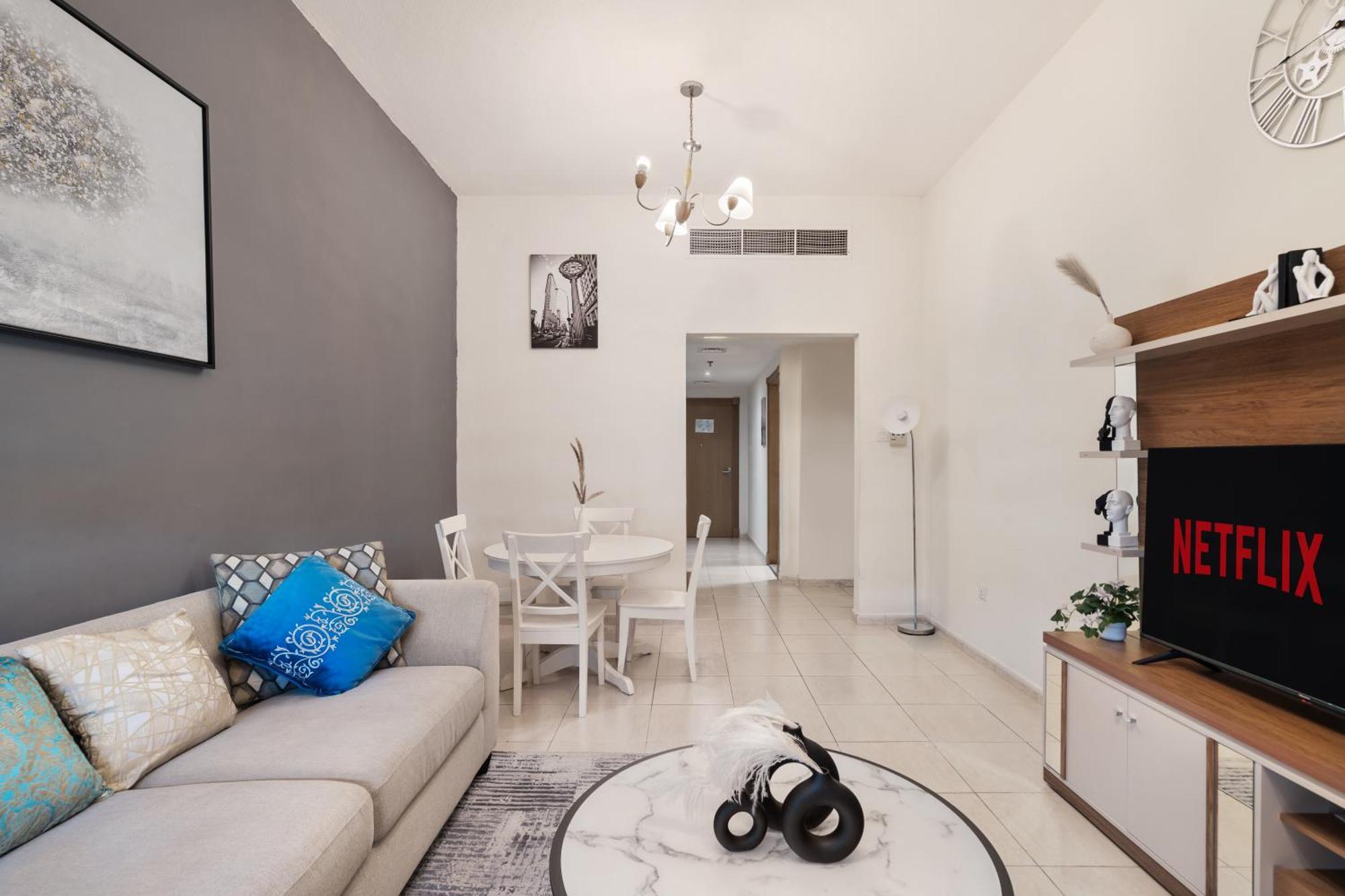 Apartment Cozy 1 Bedroom In Axis 2 Dso Dubai